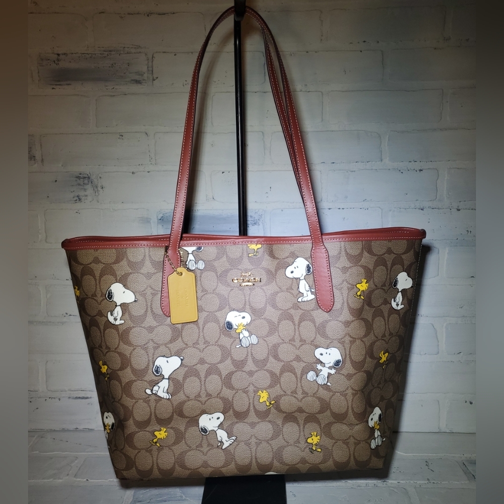 NWT Limited Edition Coach Peanuts Tote in Signature Canvas Snoopy